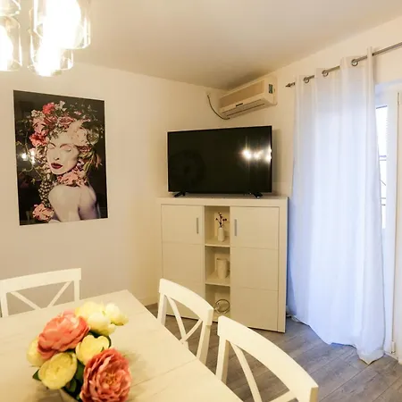 Kaya Prime Location In Old Town Apartment *