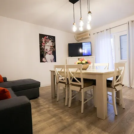 Kaya Prime Location In Old Town Apartment Zadar