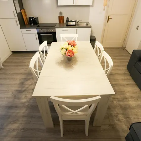 Kaya Prime Location In Old Town Apartment *
